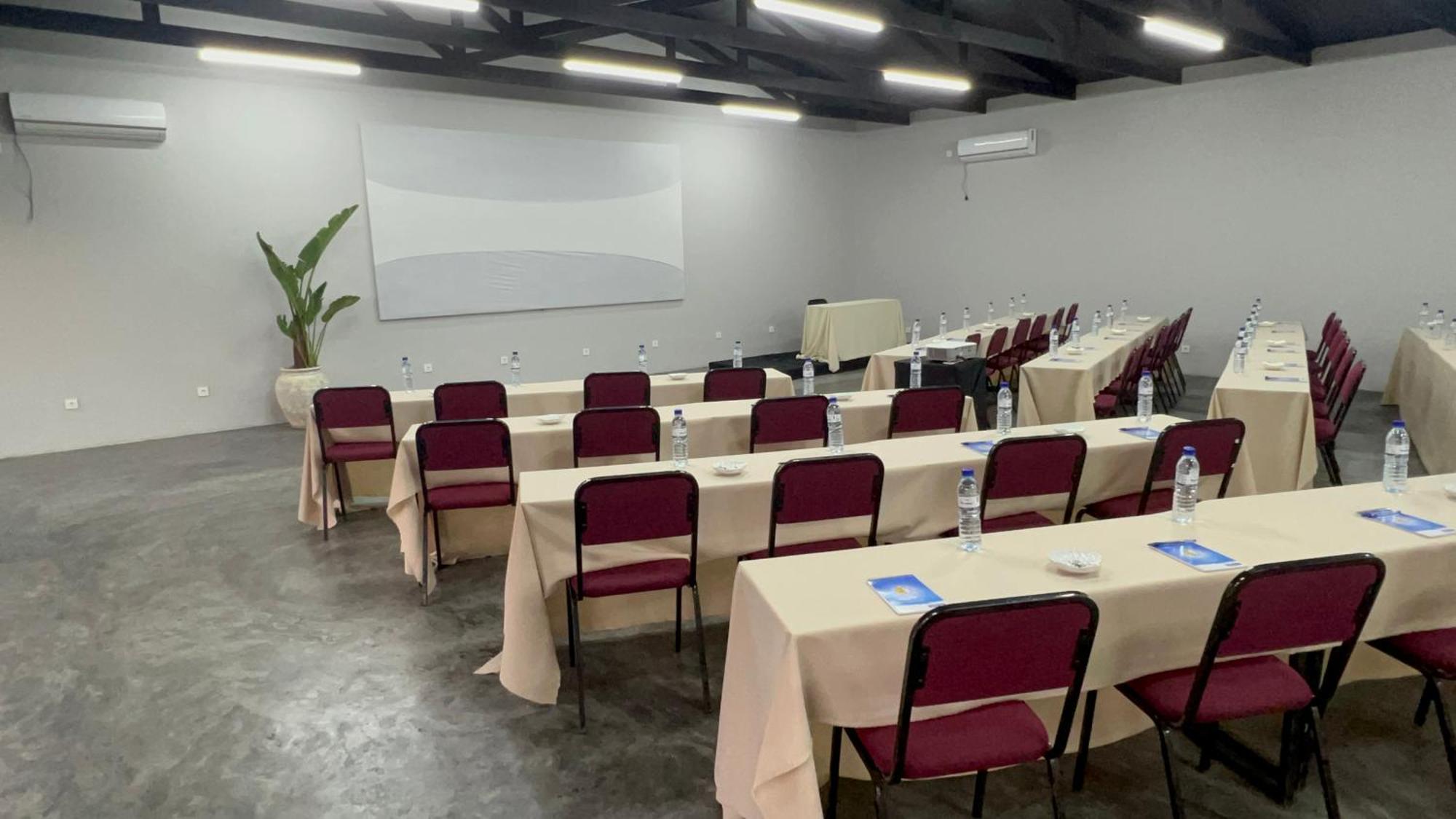 פונטה דו אורו Nkanhi Centro De Conferencias E Hotel מראה חיצוני תמונה
