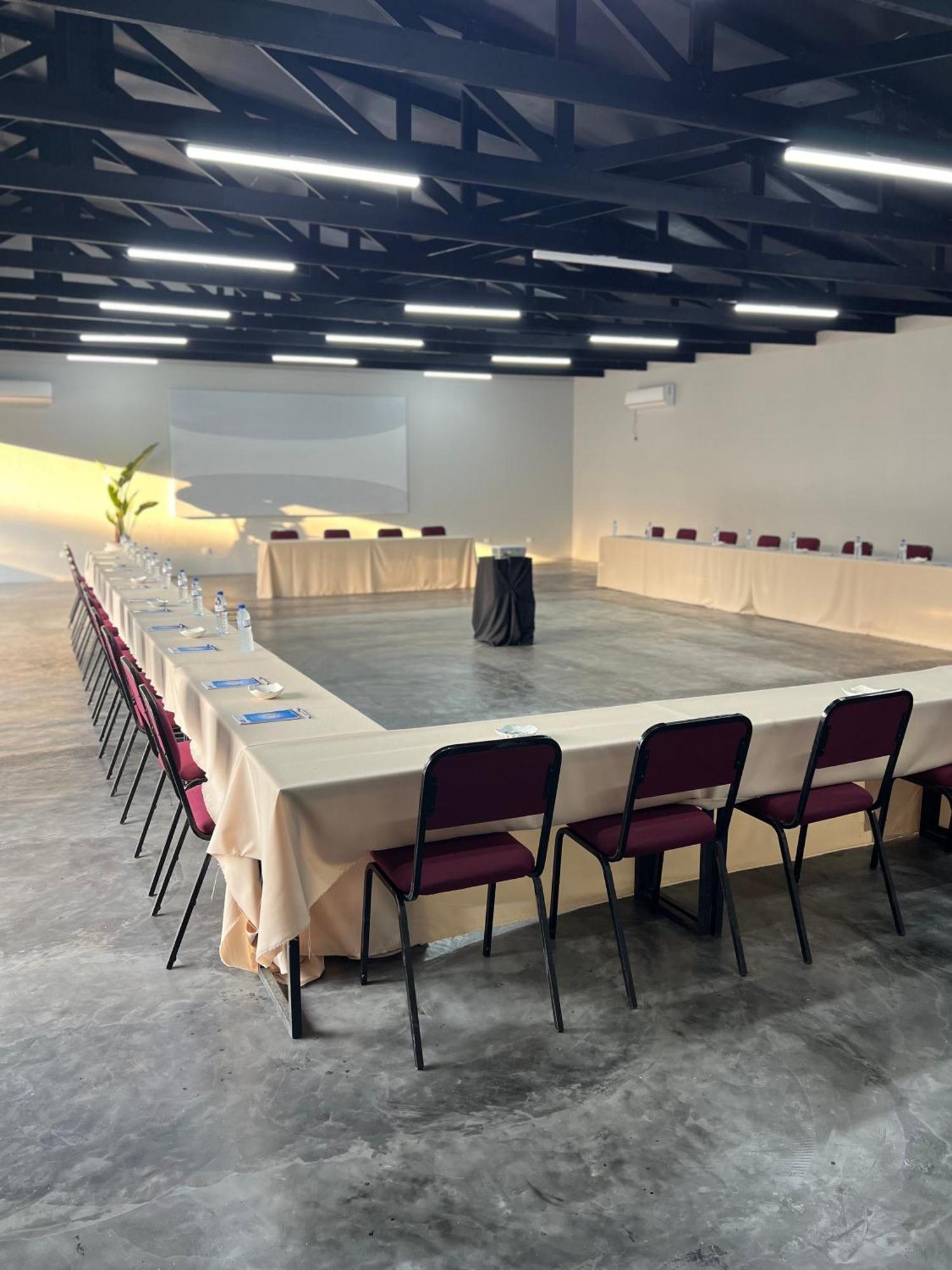 פונטה דו אורו Nkanhi Centro De Conferencias E Hotel מראה חיצוני תמונה